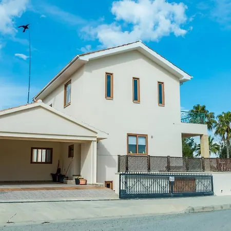 Elegance Villa Laxia
